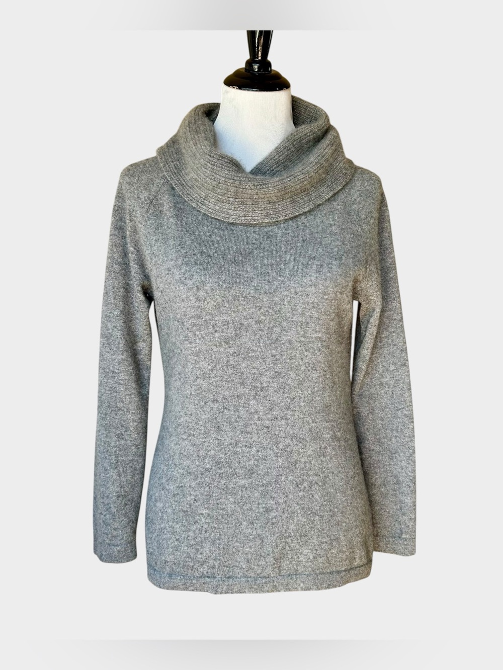 Jones New York gray 100% cashmere cowl neck sweater sz M